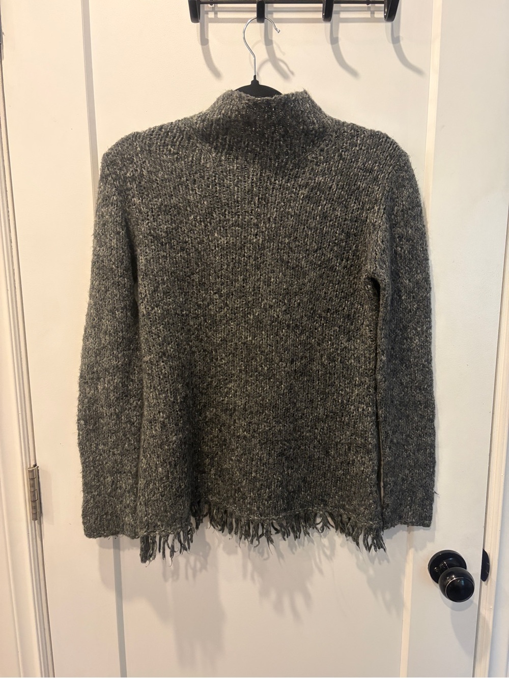 Y2K Women’s Gray Fringe Hem Knit Sweater - Picture 5 of 13